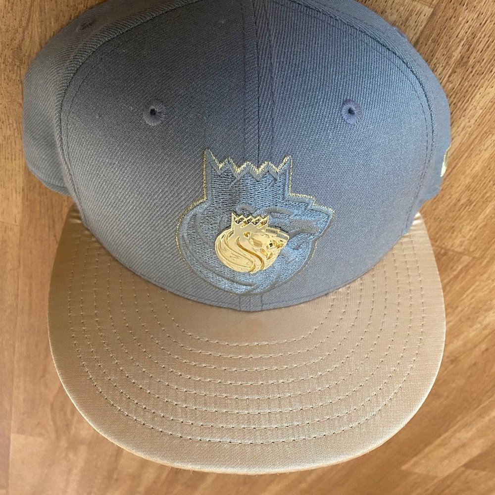 Sacramento Kings Hat Snap Back Silver Gold Grey